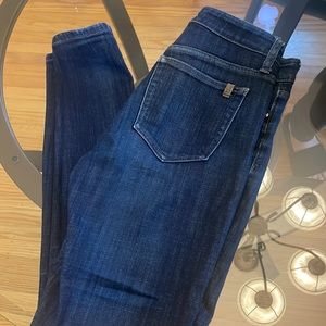 Joe’s dark blue skinny jeans, size 25.